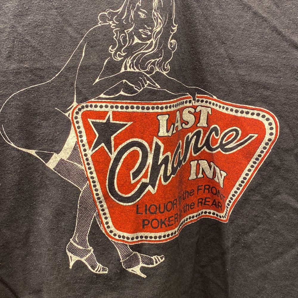 XL VINTAGE 80s DEEP V WITH NUDE HUMOROUS SINGLE STITCH